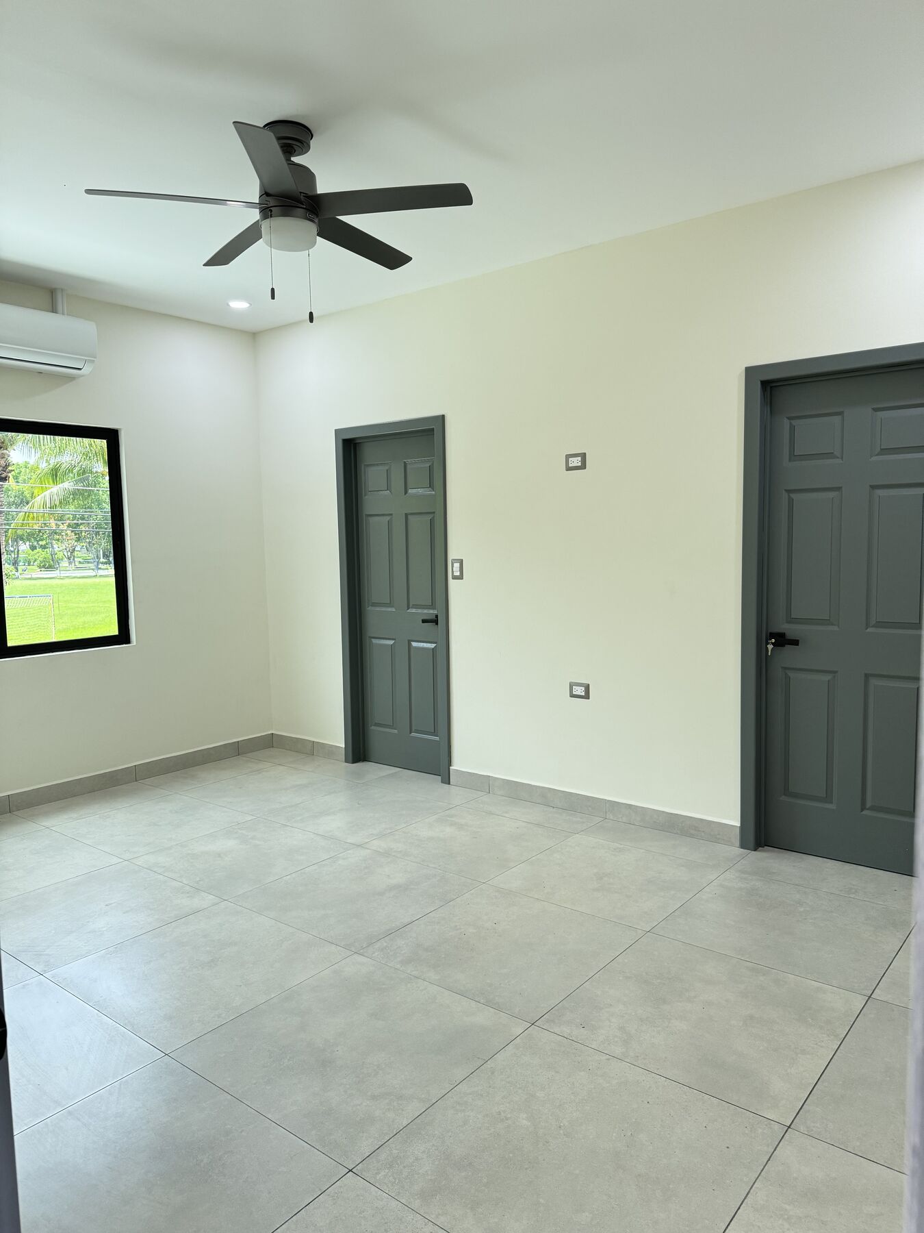Habitación con ventilador de techo · VB
